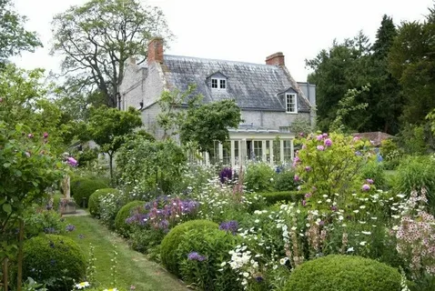 Greek Villa vs Alabaster